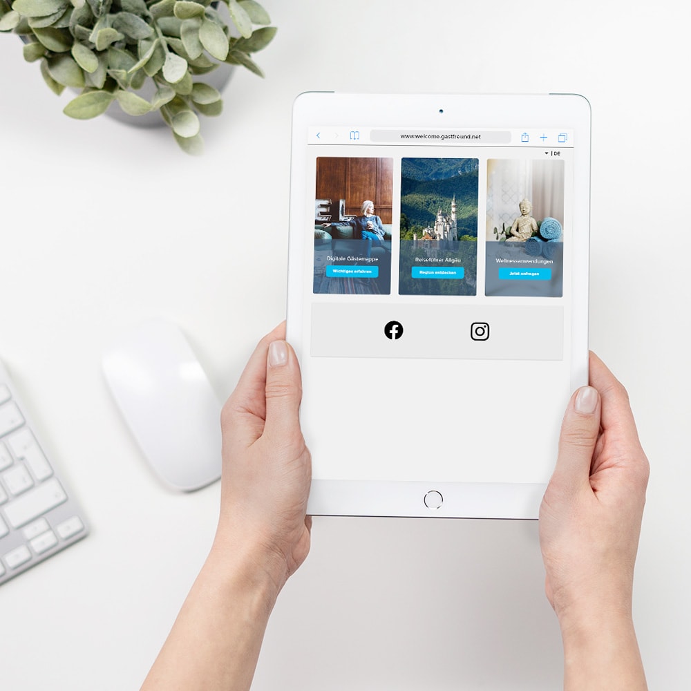 Un tablet mostra la Wi-Fi Landing page di Hotelcore